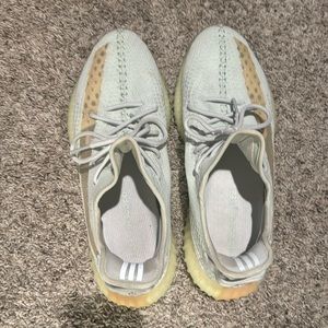 Yeezy 350 V2 Hyperspace size 13